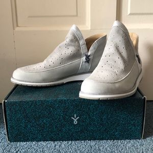 Surf leather booties